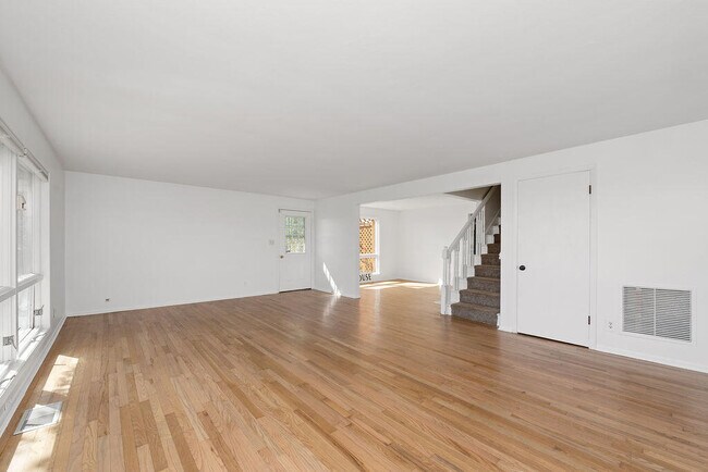 Building Photo - N1033 Co Rd K