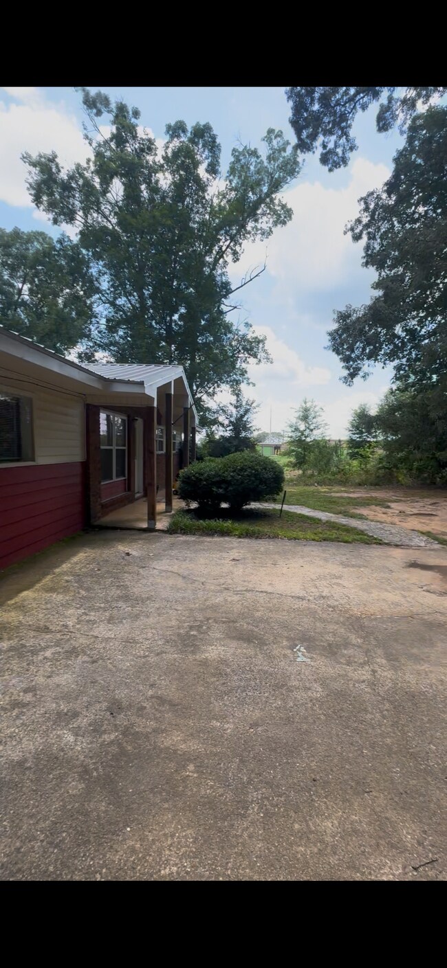 Building Photo - 185 Cavalier Ct
