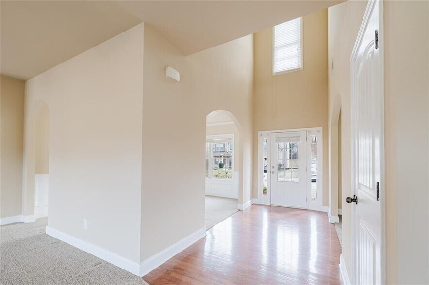 Building Photo - 3562 Fallen Oak Dr