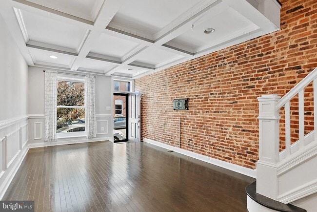 Building Photo - 212 S Robinson St