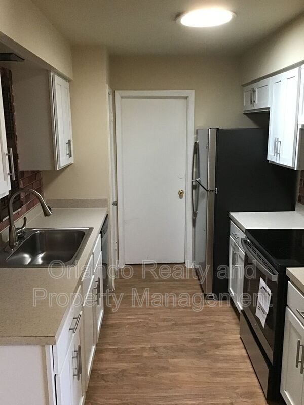 Building Photo - 7024 Chaucer Ln