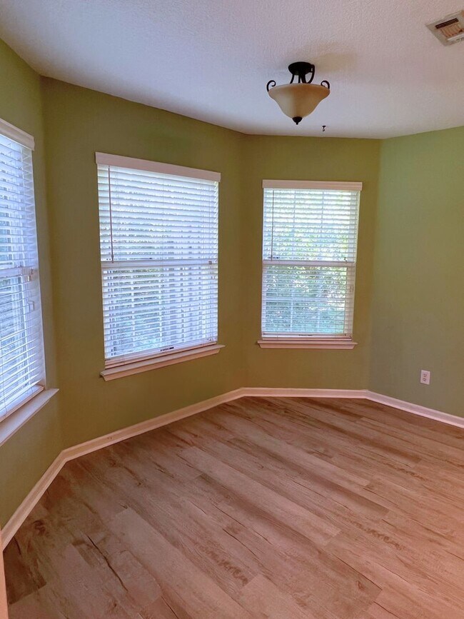 Building Photo - Spacious 4-Bedroom Home with Loft & Flex r...