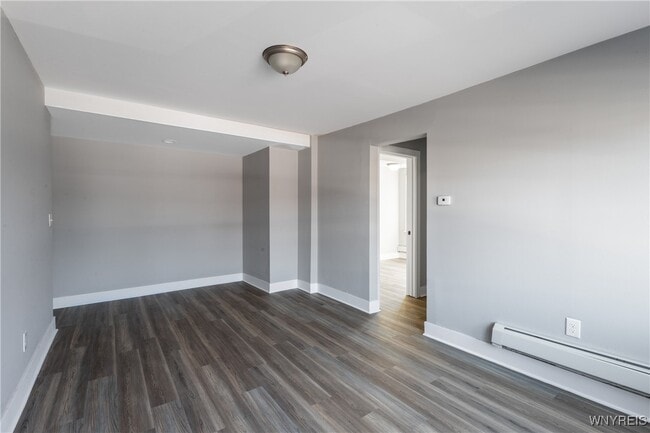 Building Photo - 1225 Hertel Ave