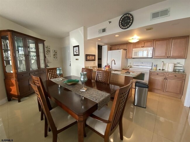 Building Photo - 3851 Boardwalk