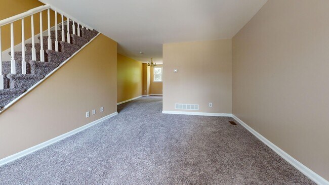 Building Photo - Classic 3 Bedroom with Washer/Dryer | Ches...