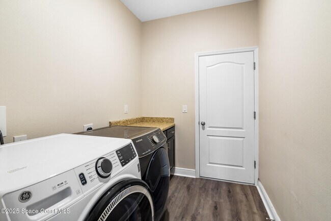 Building Photo - 1866 Pindo Ct NW