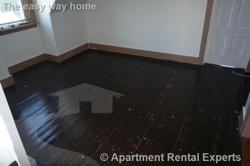 Building Photo - 569 Main St