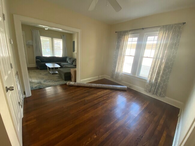 UNIT A: dining room/extra living space - 407 Kentucky Ct