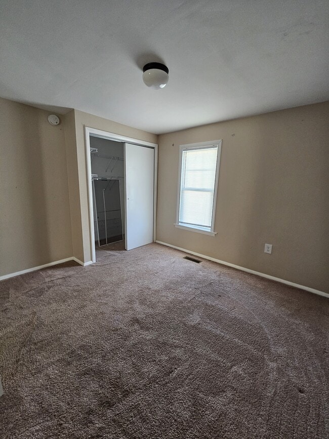Building Photo - 8444 Hickman Rd