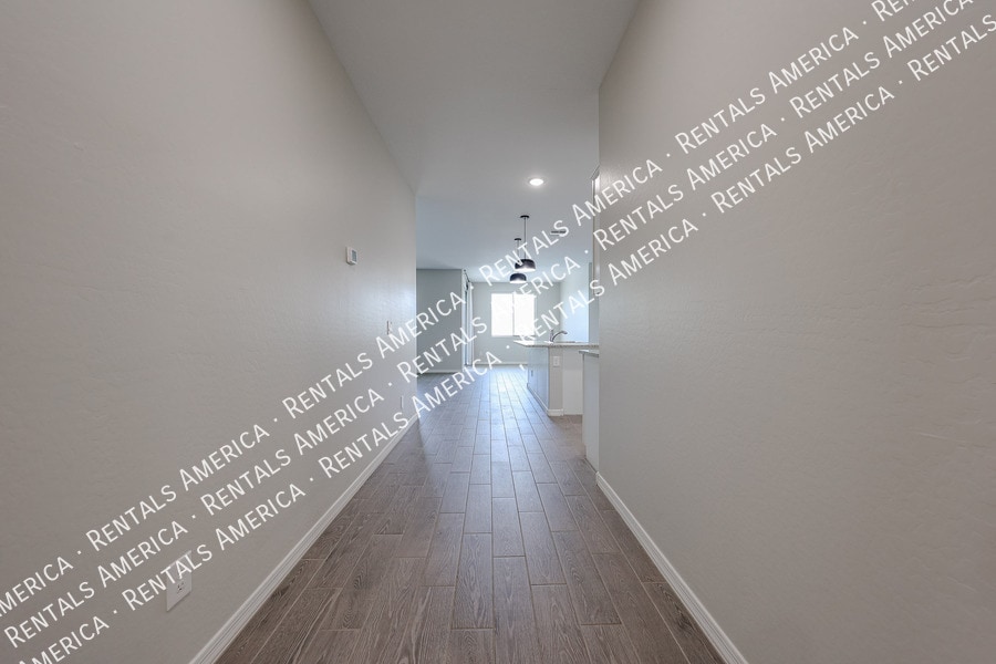 Building Photo - 5612 W Ldg Dr