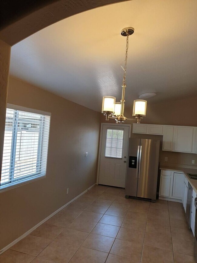 Building Photo - Charming 3BR House in Phoenix