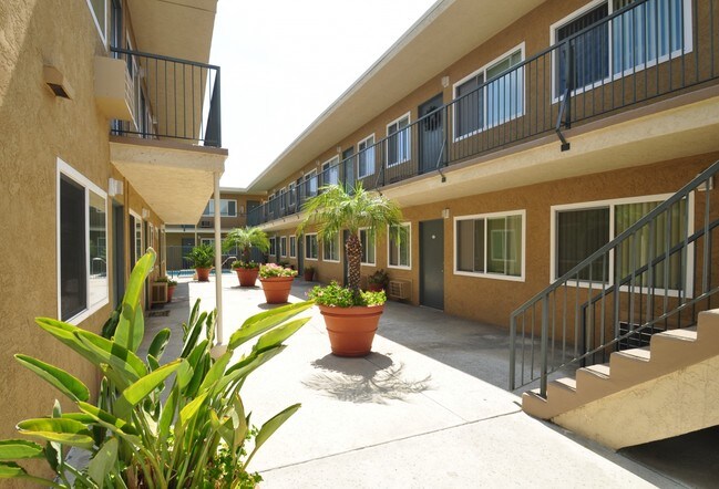 Building Photo - Pacific Palms