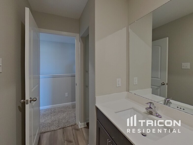 Building Photo - 630 Delta Downs Dr