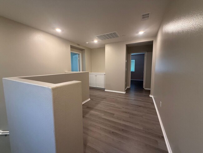 Building Photo - Beautiful Two Story Home, 3 Bedrooms, 2.5 Bathrooms, Solar Panels,