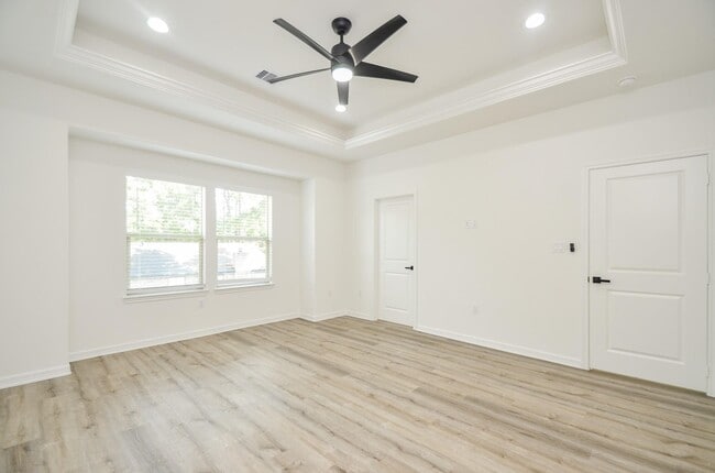 Building Photo - 9722 Champion Heavens Dr