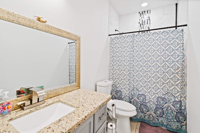 Building Photo - 204 Shadow Mountain Dr