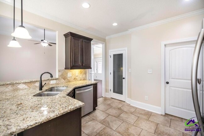 Building Photo - 103 Rushmore Pl