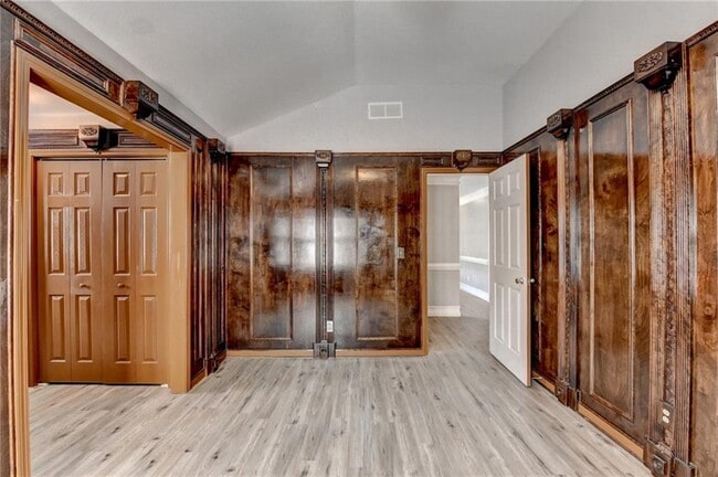 Building Photo - 2072 Fairport Way