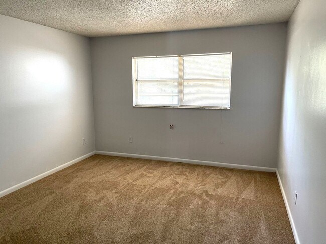 Building Photo - LH7368