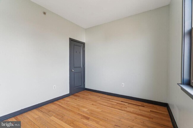 Building Photo - 1930 N Gratz St
