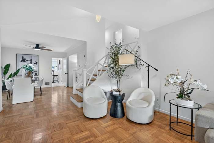 Building Photo - 876 N Mayfair Ave