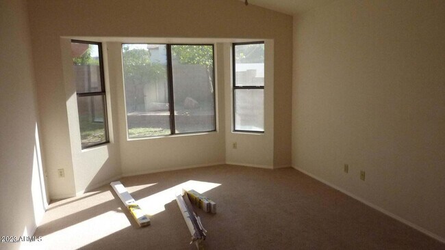Building Photo - 14835 S 26th Way