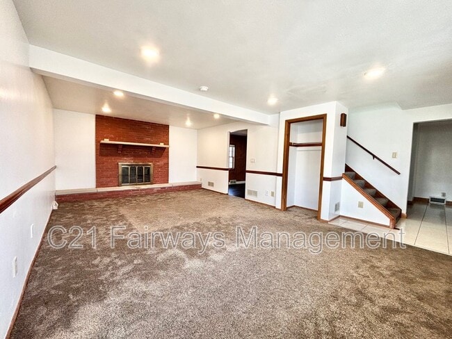 Building Photo - 616 Sandy Hill Rd