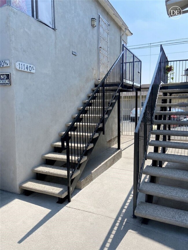 Building Photo - 11140 S Mariposa Ave