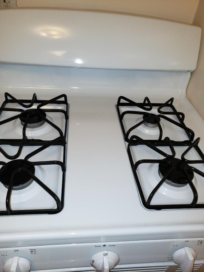 Building Photo - 922 24th St NW