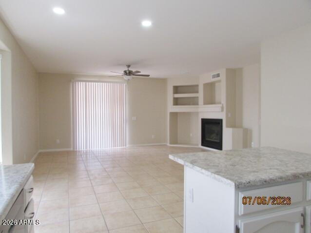 Building Photo - 6135 W Navajo Dr