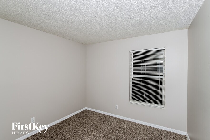 Building Photo - 946 Black Coral Ave NW