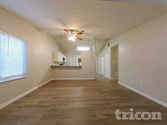 Building Photo - 3182 Lake Monroe Rd