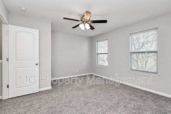 Building Photo - 8116 Dumphries Dr