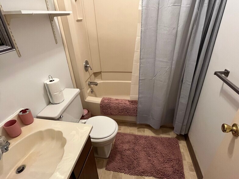 Building Photo - 525 Richland Ave