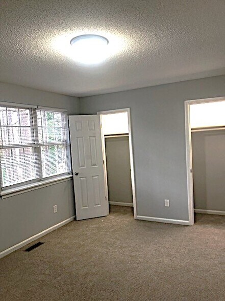 Building Photo - 505 Sherwood Ct