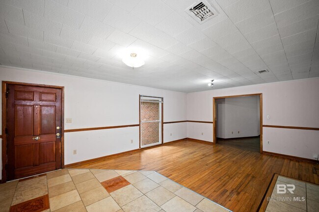 Building Photo - 21213 Lawrence Rd