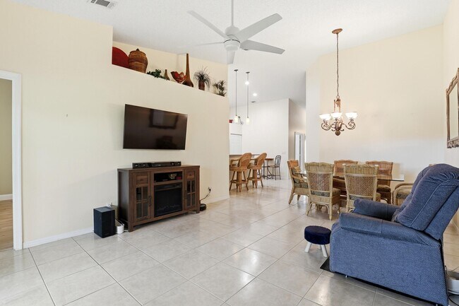 Building Photo - 9363 Bridgeport Dr