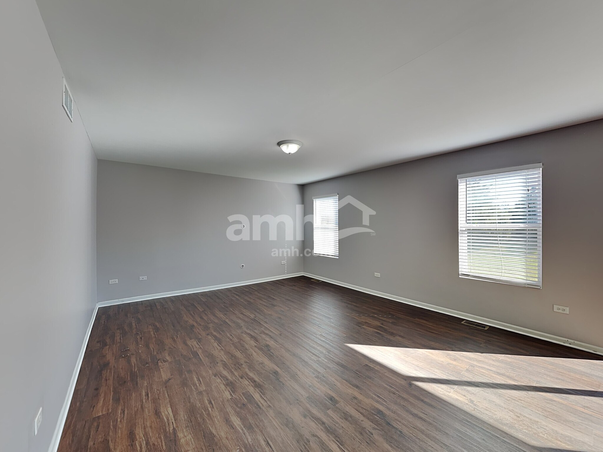 Building Photo - 3910 Stockton Dr