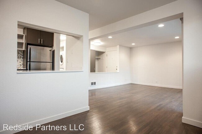 Building Photo - 2122 E Jefferson St