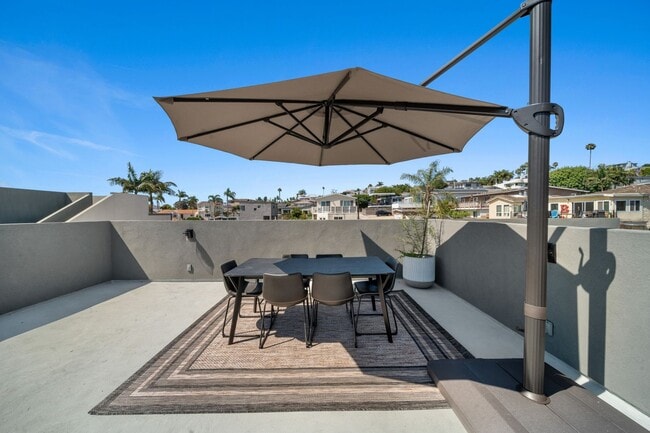 Building Photo - Stunning Fully Furnished New Build 2 Bed/2...