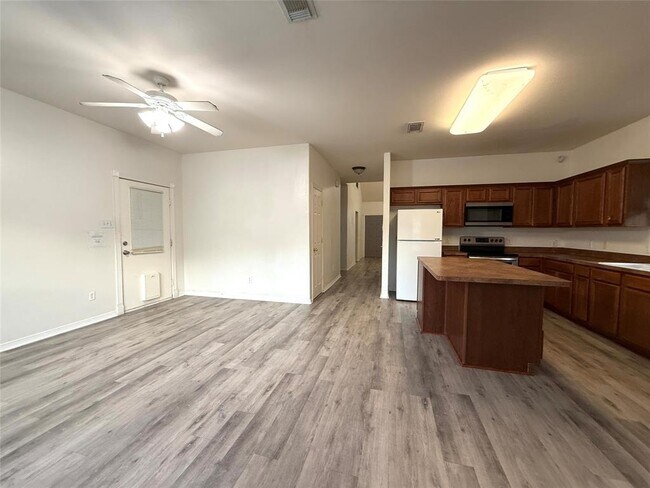 Building Photo - 10102 Sweet Olive Way