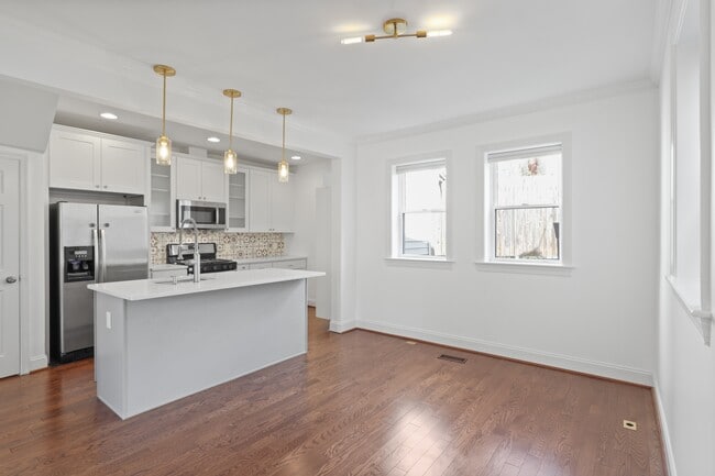 Building Photo - 4115 5th St NW