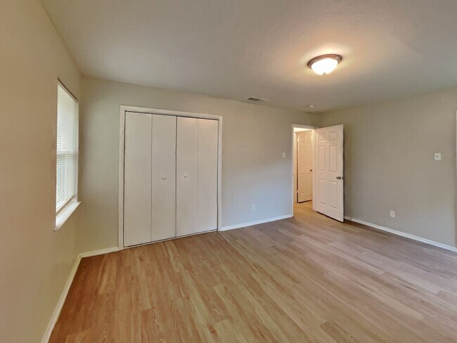 Building Photo - Newly Renovated 3BR/2BA Home in Dallas