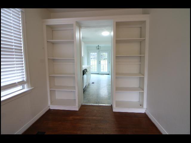 Building Photo - 5919 Woodlawn Dr