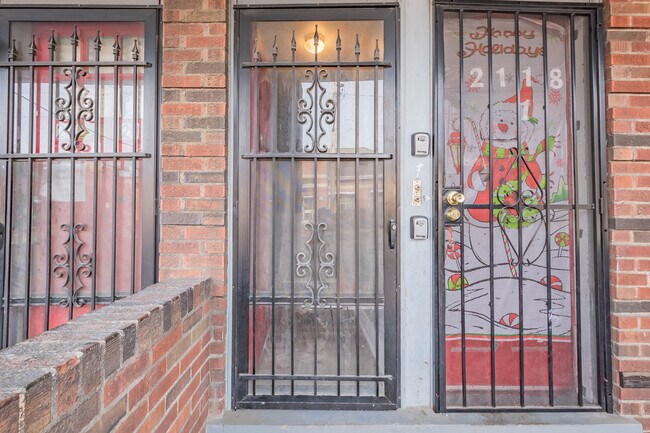 Building Photo - 2118 Bedford Ave