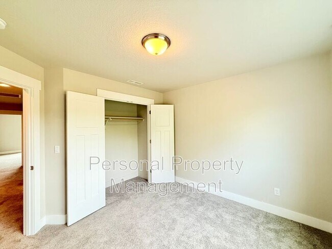 Building Photo - 1530 NW 29th Pl