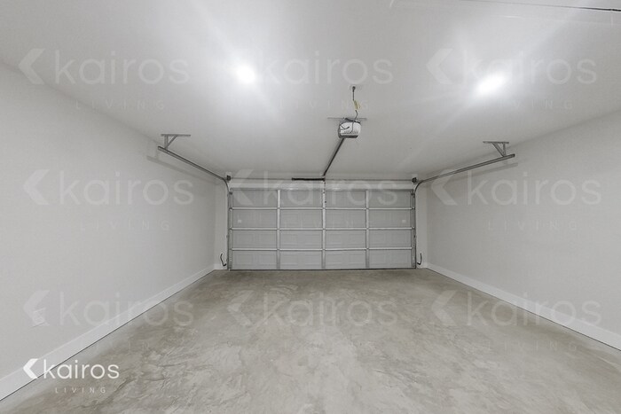 Building Photo - 814 Heather Dr