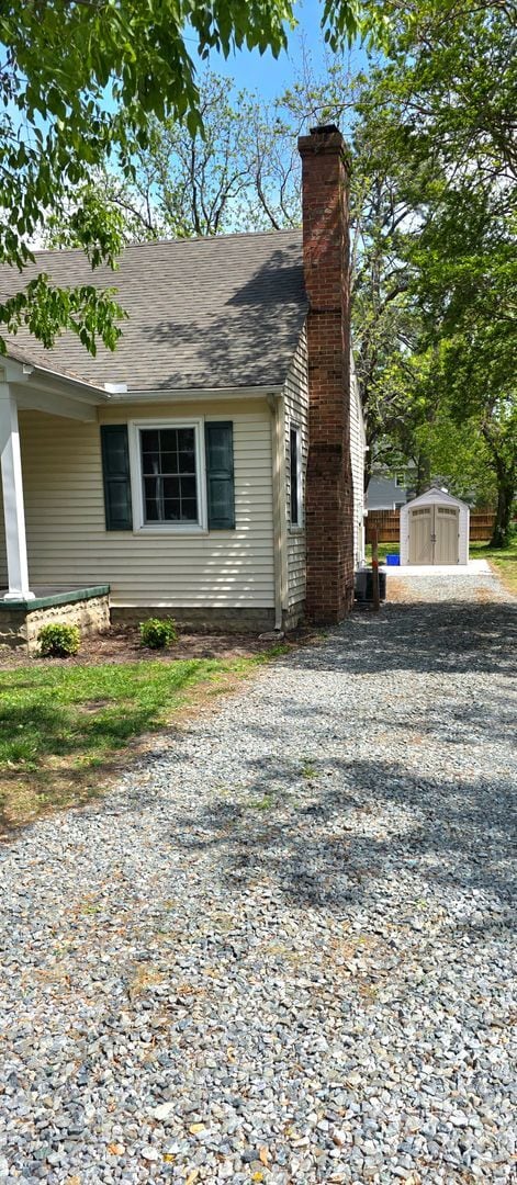 Building Photo - Cozy & Convenient 2 Bed, 1 Bath Home