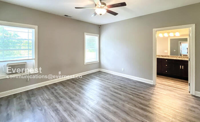 Building Photo - 5354 Roosevelt Rd