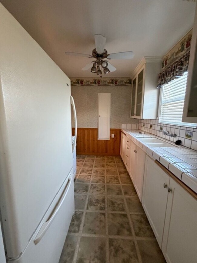 Building Photo - Charming 3-Bedroom Home on a Corner Lot